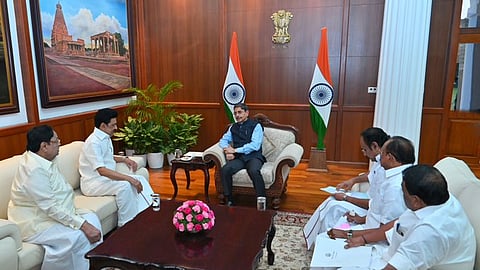 CM Stalin, Governor Ravi meet as per SC advice, discuss pending bills