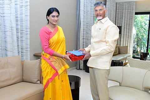 YS Sharmila with N Chandrababu Naidu.