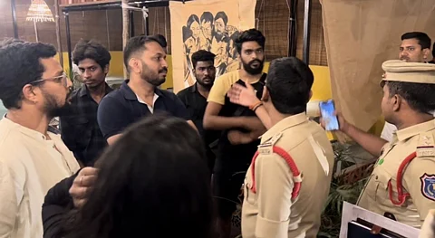 Police halt the Screening of 'Raam Ke Naam' documentary at a cafe in Hyderabad