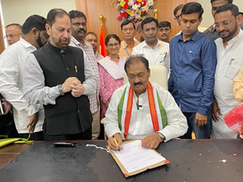 BRS has no moral right to speak on defections: Congress