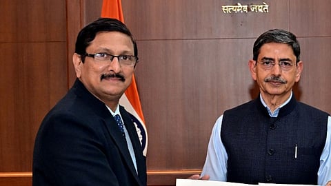 NS Santhosh with Tamil Nadu Governor RN Ravi