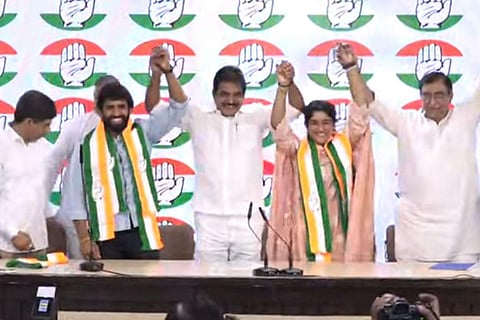 Wrestlers Vinesh Phogat, Bajrang Punia join Congress party