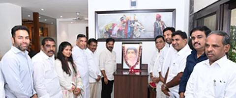 Telangana, Andhra Pradesh CMs pay tributes to Savitribai Phule