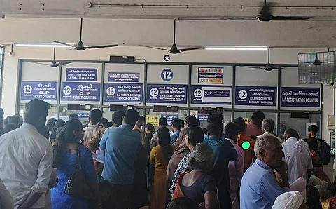 Patients/bystanders waiting in the OP counters.