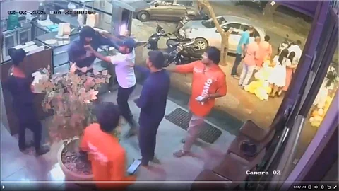 Bengaluru: Cafe staff, Zomato agent file police complaints over ‘Kannada row’