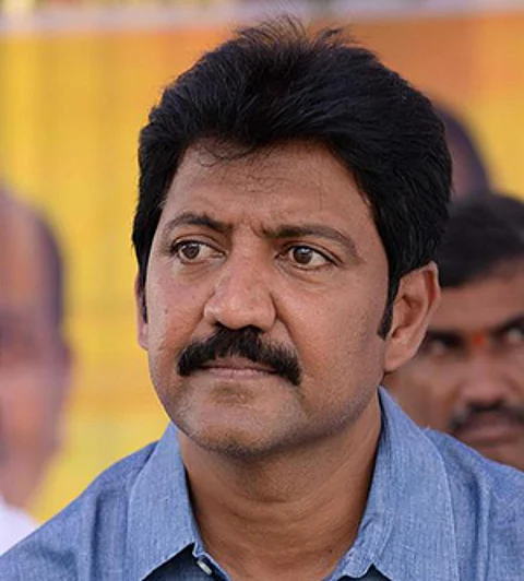 YSRCP leader Vallabhaneni Vamsi arrested in Hyderabad
