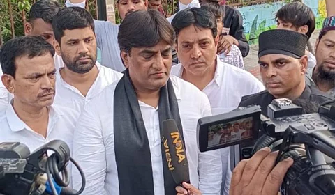 Telangana Waqf Board chairman Syed Azmatullah, others protest against the new Waqf amendment.