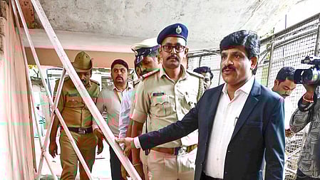 Police suspensions over stampede trigger cold war between IAS, IPS officers in K'taka