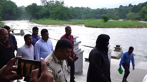 Dharmasthala mass burials case: Parts of skeleton, saree found near spot 11