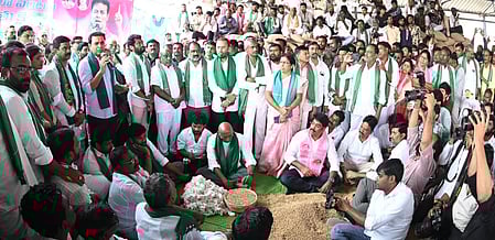KTR meets cotton farmers, flays Union government, Telangana govt for 'ignoring' their pleas