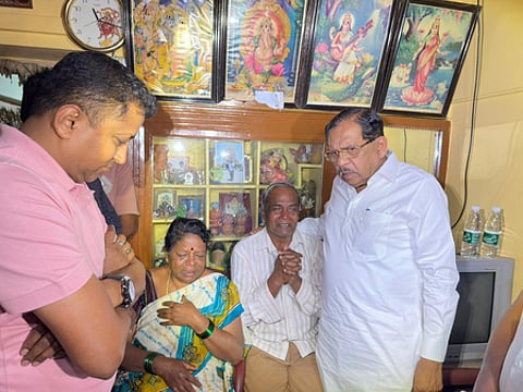 Karnataka HM Parameshwara meets bereaved family of Indo-Canadian software professional in Bengaluru