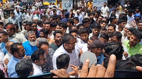 Karnataka bypolls: Voting crosses 54 pc in Bagalkot, 49 pc in Davanagere; SDPI, Cong workers clash