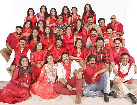 Stars of 80's come together in 'Moulin Rouge' style