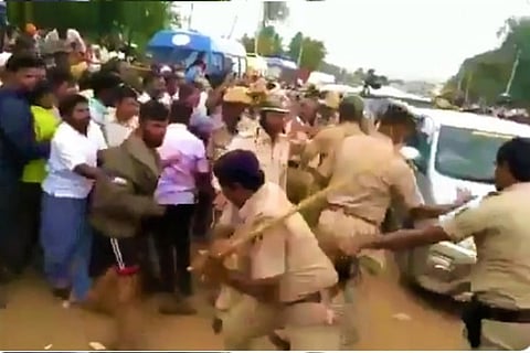 Karnataka floods: Cops lathicharge flood-hit locals who stalled CM BSY’s convoy