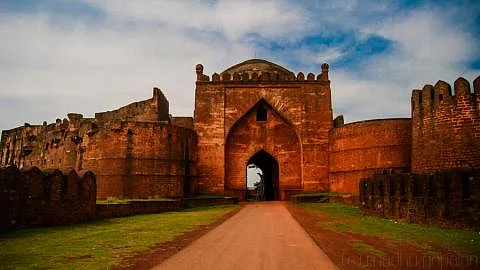 Photo Essay: The majestic ruins of Bidar under a beautiful blue sky