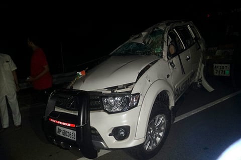 Former TDP Minister PV Rao injured, wife and driver dead in road accident