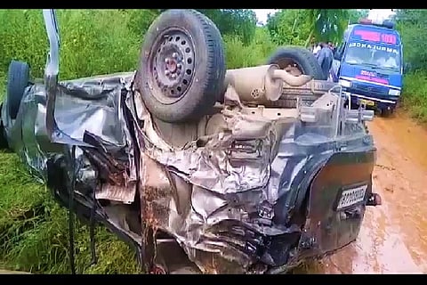 3 killed, 4 others injured as speeding car overturns on Telangana highway
