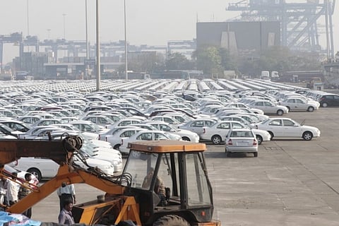 8-10 lakh contract employees in auto parts industry lose jobs as auto sales decline
