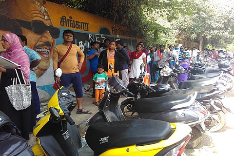 Chennai’s DAV madness continues: Serpentine queues, overnight waiting for LKG admissions