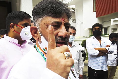 DK Shivakumar takes charge as KPCC chief, party members log on from 7800 locations for event