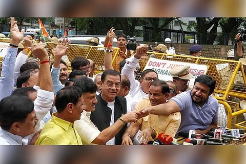 I-T raids on DK Shivakumar come to an end, K'taka minister maintains he's innocent