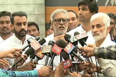 NTR’s son-in-law Daggubati Venkateswara Rao meets Jagan, all set to join YSRCP