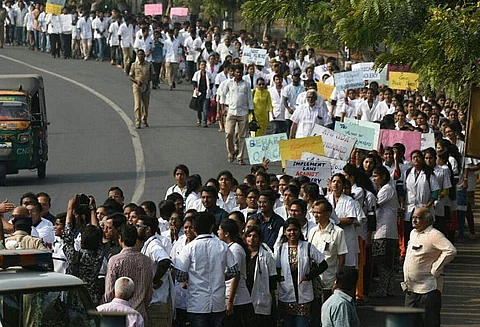 Ayush doctors support NMC bill, hold rally