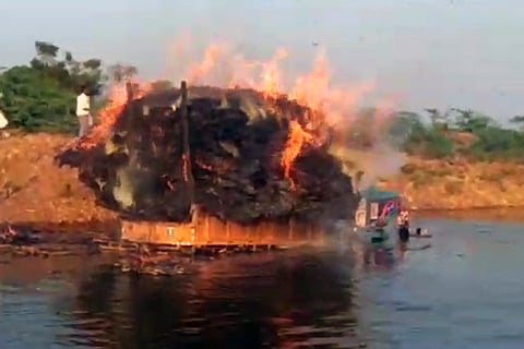 Farmer hero in Bagalkot drives burning tractor into lake, stops flames from spreading