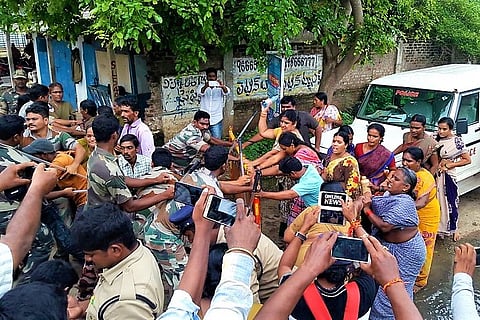 Violence erupts in Andhra village over Godavari Mega Aqua Food Park as locals and police clash