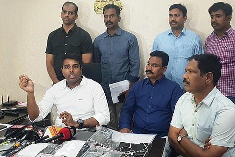 9 sanitation workers sacked in Hyd for tricking GHMC's biometric attendance