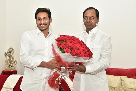 Jagan meets KCR in Hyderabad, CMs discuss inter-state issues
