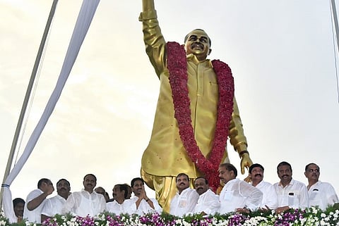 On YSR’s tenth death anniversary, CM Jagan reinstates father’s statue in Vijayawada