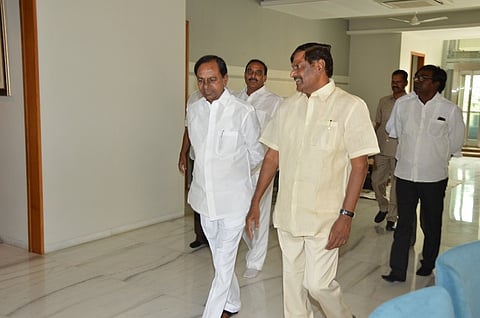 Telangana CM KCR invites former Minister Mandava Venkateswara Rao to join TRS