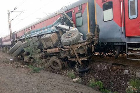 Another train accident in UP: Engine, five coaches of Kaifiyat Express derail
