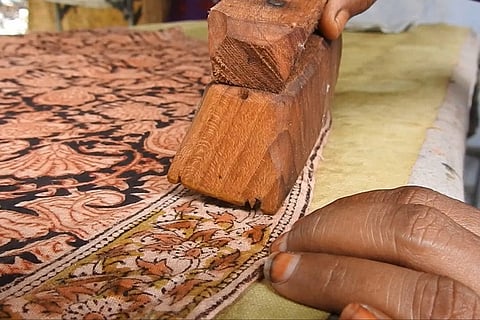 As fake Kalamkari takes over the market, the original struggles in Andhra’s Pedana