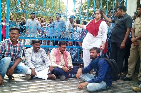 Three Kerala MPs, activist Teesta Setalvad denied entry at HCU
