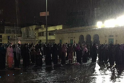 No shelter for prayers? Video shows women offering namaz in the rain at Hyd's Mecca Masjid 