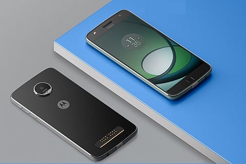 Moto Z2 Play review: Sports 5.5-inch super-AMOLED screen with Corning Gorilla Glass 3