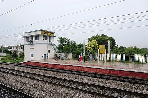 Hyderabad Selfie shocker: Teen electrocuted to death on top of train coach