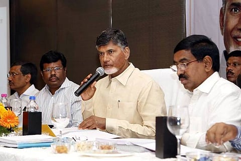 Naidu to pay tuition and scholarship fee for Andhra-natives studying in Telangana