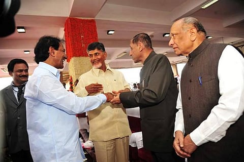 Andhra and Telangana continue talks on post-bifurcation issues, governor holds meeting