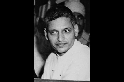 On Gandhi Jayanti, Hindu outfit unveils Godse statue, says worship him instead