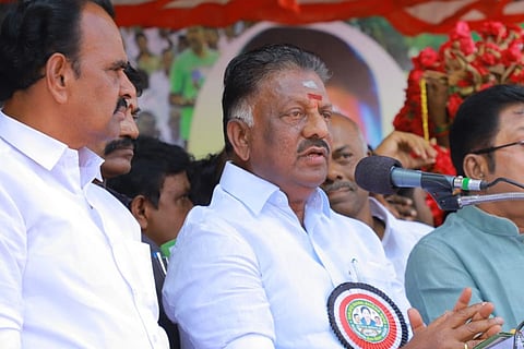 Tamil Nadu: O Panneerselvam blames DMK govt for Congress leader's death