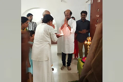 Rajinikanth keeps his promise, buys a house for veteran storywriter Kalaignanam