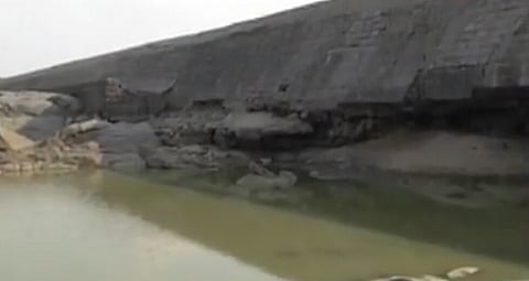 Caught in long-standing AP-K'taka-Telangana water dispute, Tungabhadra barrage may collapse