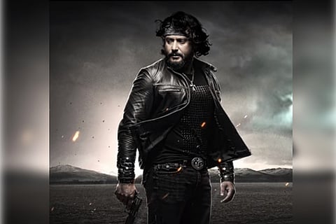 Darshan strikes stunning pose in the poster of Roberrt.