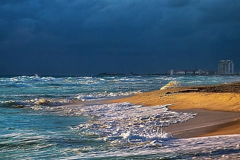 TN: Tidal waves claim life, Coast Guard advises people not to swim