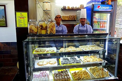In this Indian cafe, prisoners serve pizzas and cookies baked by them