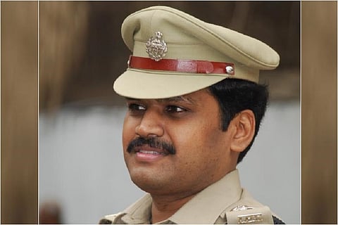 Jagan likely to pick Telangana top cop Stephen Ravindra as Andhra Intel chief