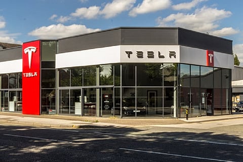 Four Tesla board members to step down by 2020